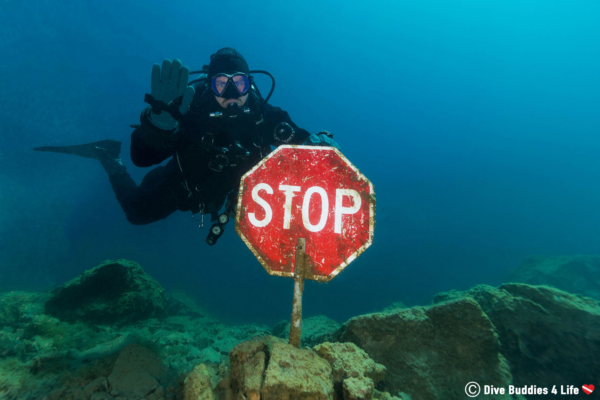 Scuba Diver Joey Reminding People To Stop At 15 Feet For Their Safety Stop, Sudbury Ontario